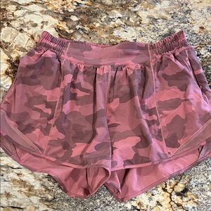 Lululemon Hotty hot shorts size 8 Tall